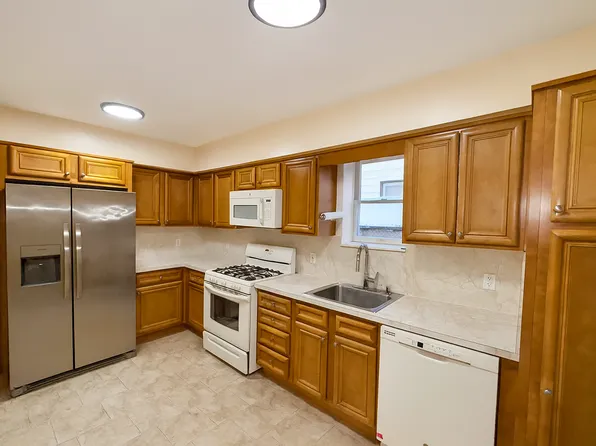 2650 East 26th Street image 10 of 14