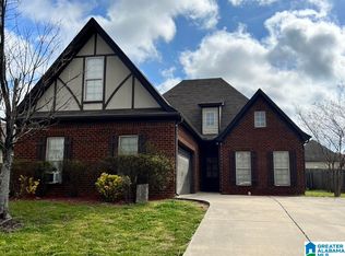 1093 Emerald Ridge Dr, Calera, AL 35040