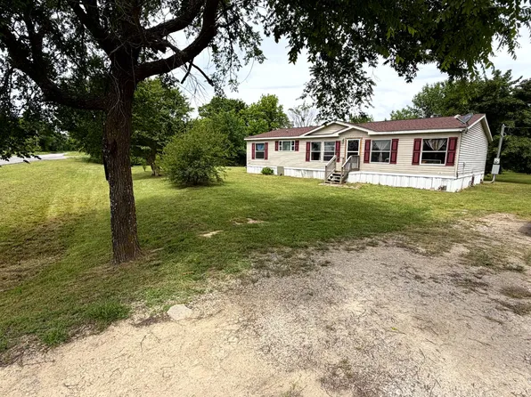 701 W Ute St, Porum, OK 74455