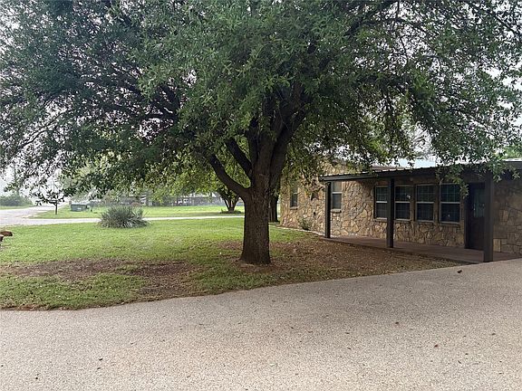 3rd image of 210 Jones Rd