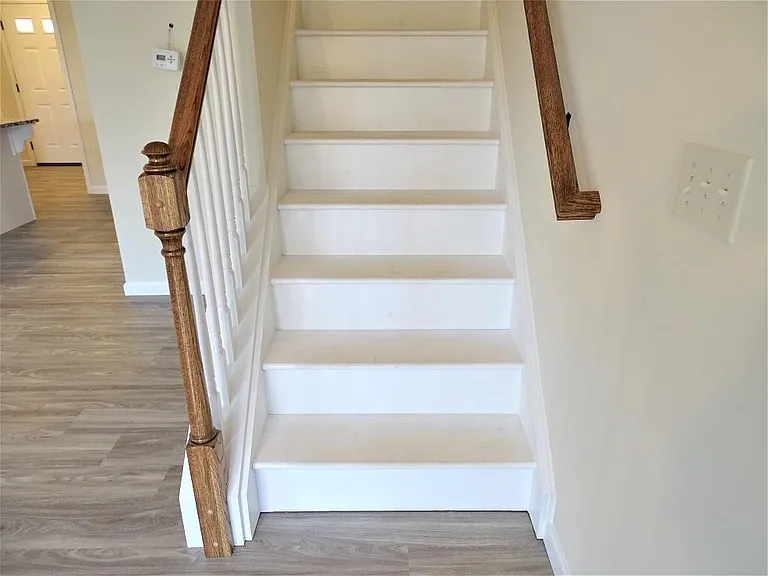 349 Cedar Holw — Photo 10