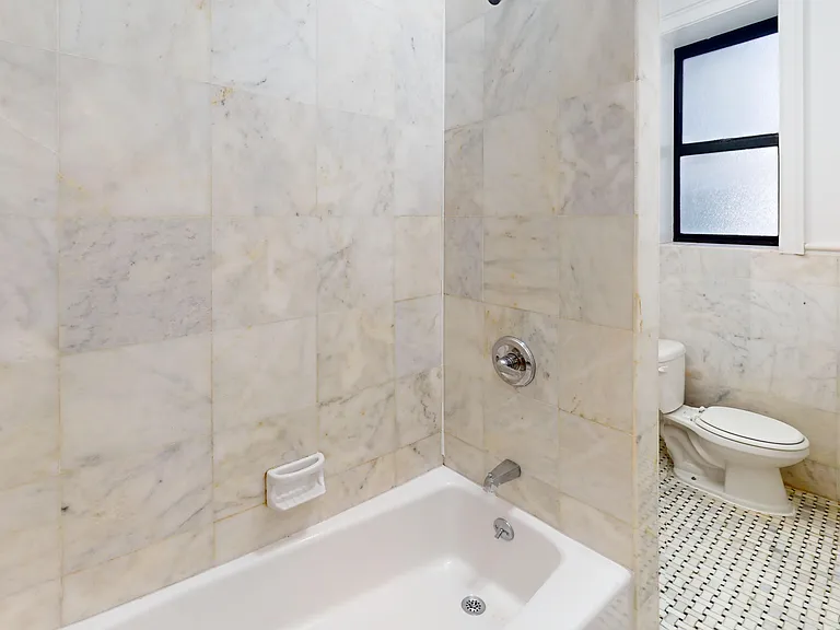 245 W 51st St #603 — Photo 10