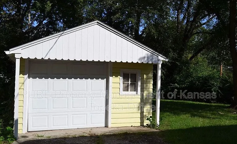 2004 SW Moundview Dr — Photo 3