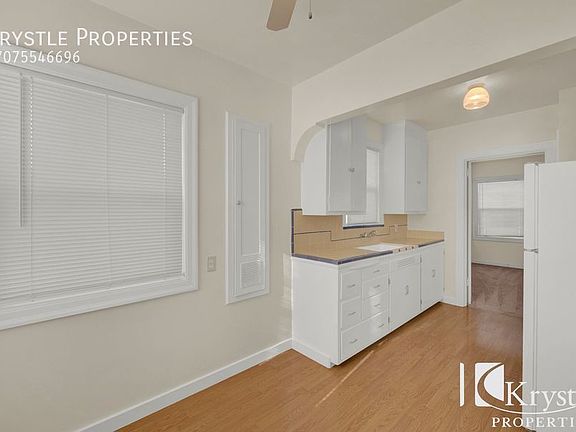 5th image of 1011 Grant St