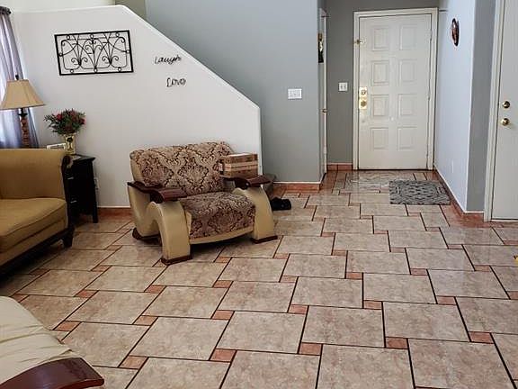 5th image of 861 Kenicott Pl