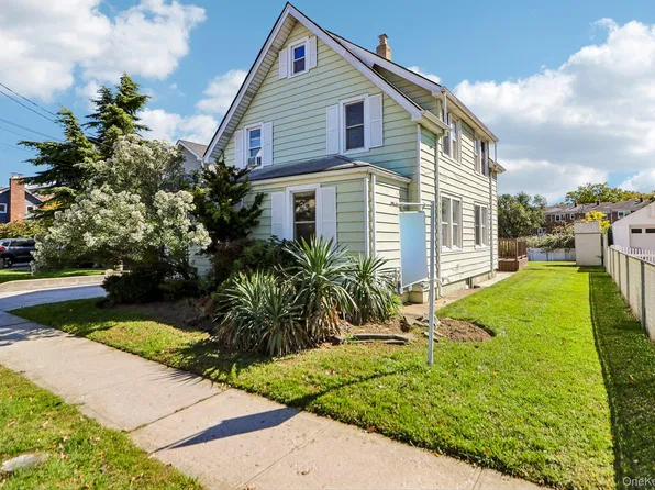 199 Terrell Avenue, Oceanside, NY 11572
