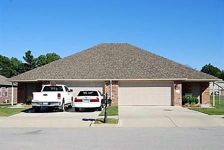 1st image of 1604 N Willowbrook Dr