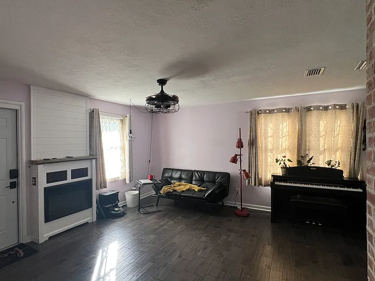 77 N Palmway Ave #1 — Photo 7