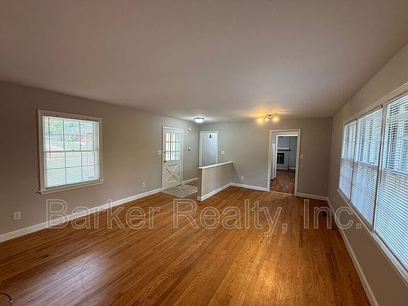 2nd image of 3609 Greenlawn Dr