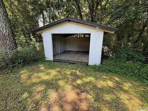 4th image of 2043 County Road 44