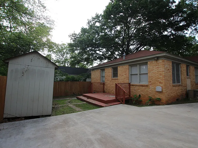 518 W Rusk St — Photo 22