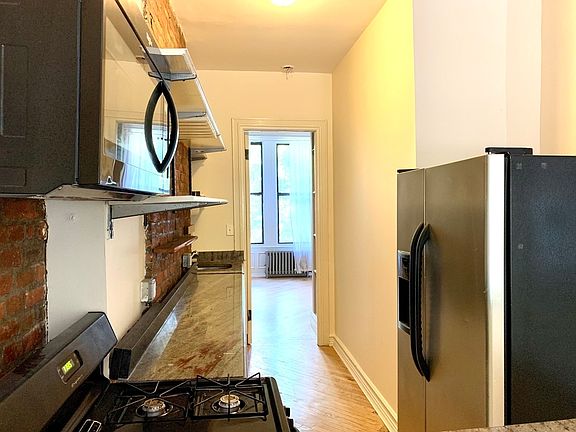 3rd image of 837 Prospect Pl APT 2