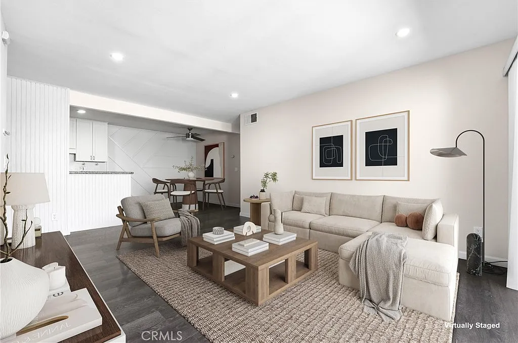 2 bed, 914 sqft, $2,950 — Photo 1