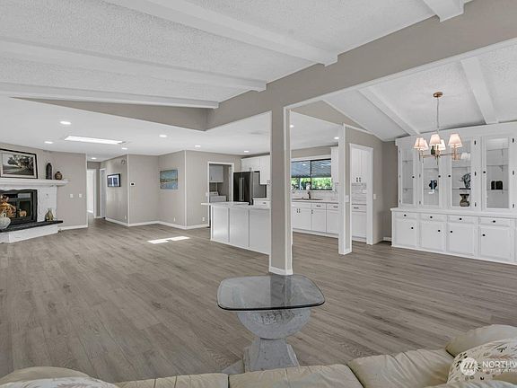 5th image of 1402 22nd Street NE #131