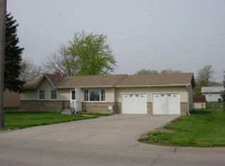 435 N Luther Rd, Fremont, NE 68025