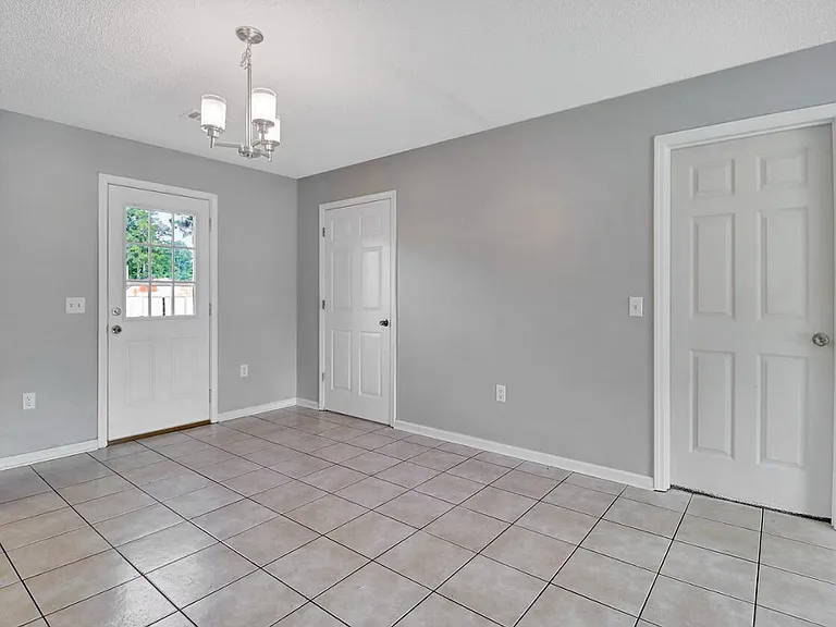 1232 Pineridge Way — Photo 11