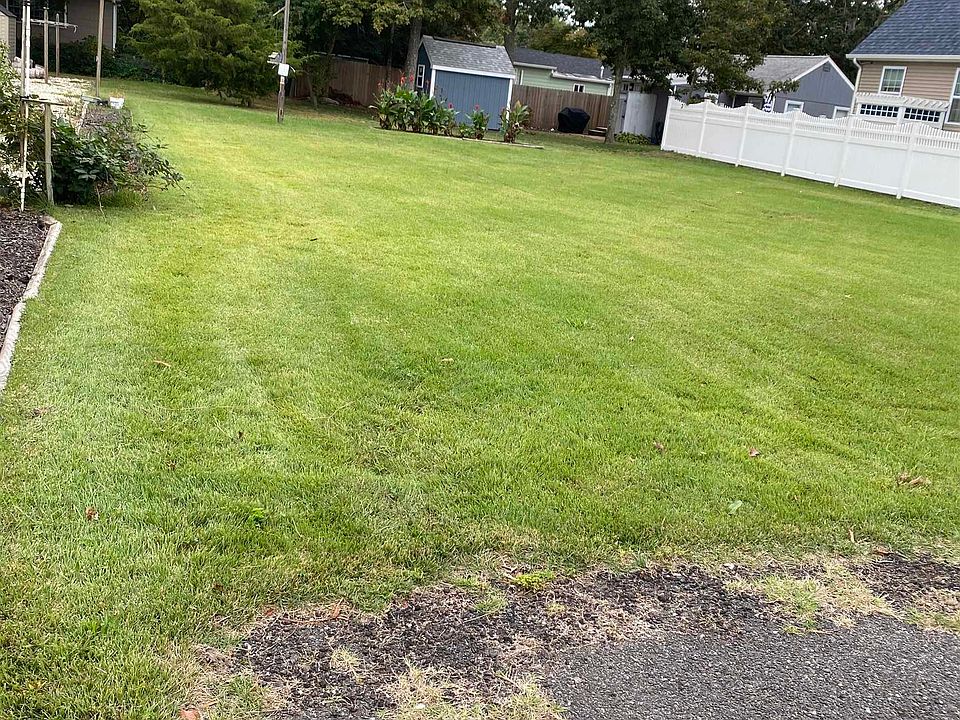 1st image of 505 Clubhouse Dr
