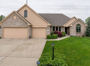 7042 Hunters Ridge Dr, Plainfield, IN 46168