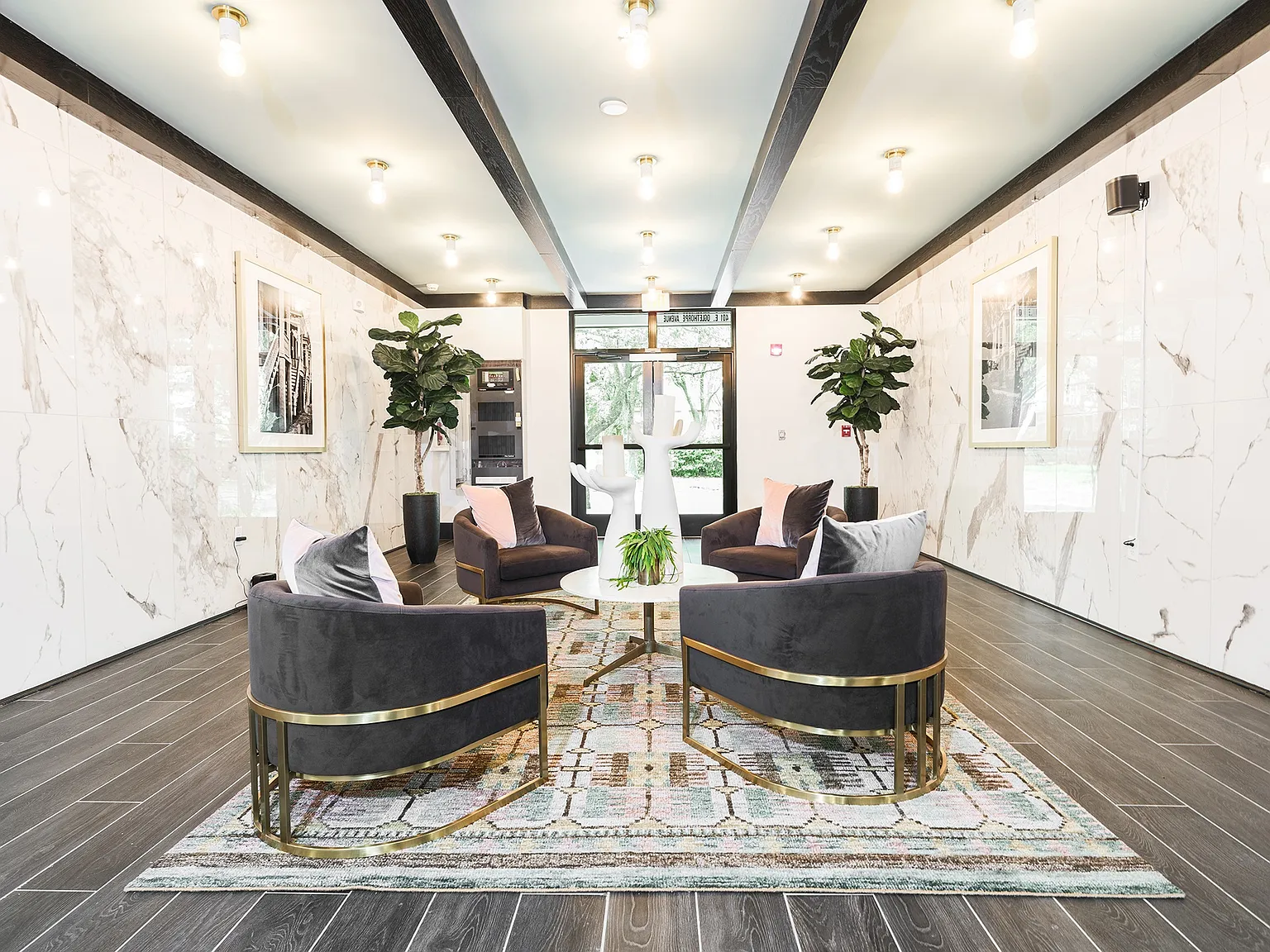 Capital Collective Luxury Apartments — Photo 2