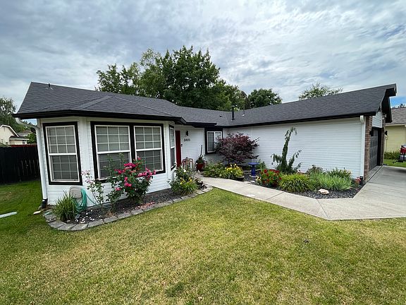 2nd image of 8405 W Pamela St