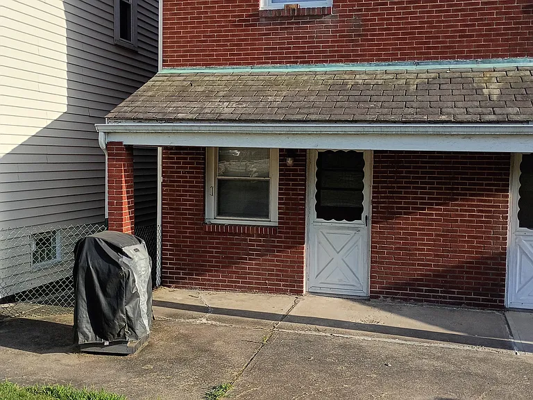 240 Ignatius Ave — Photo 16