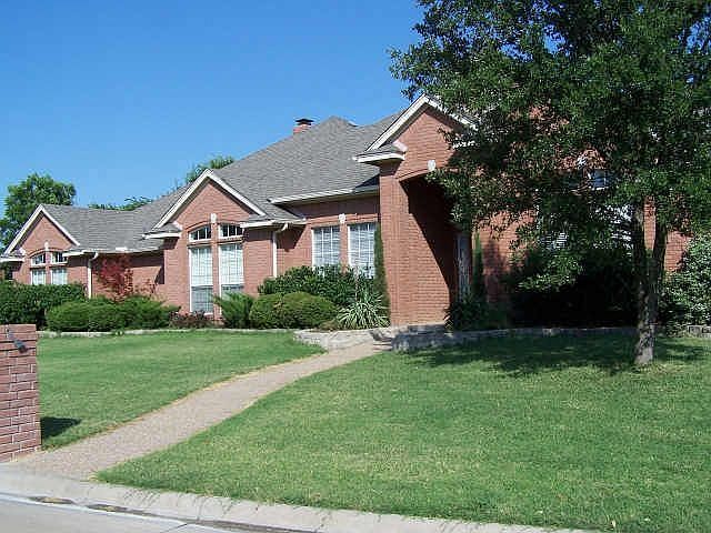1st image of 712 Saint Johns Dr
