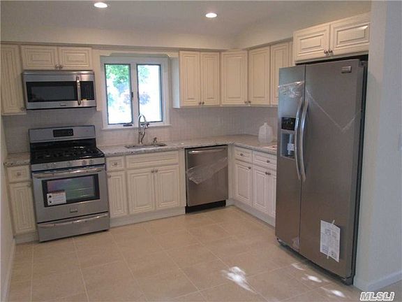 3rd image of 233 E Lake Ave