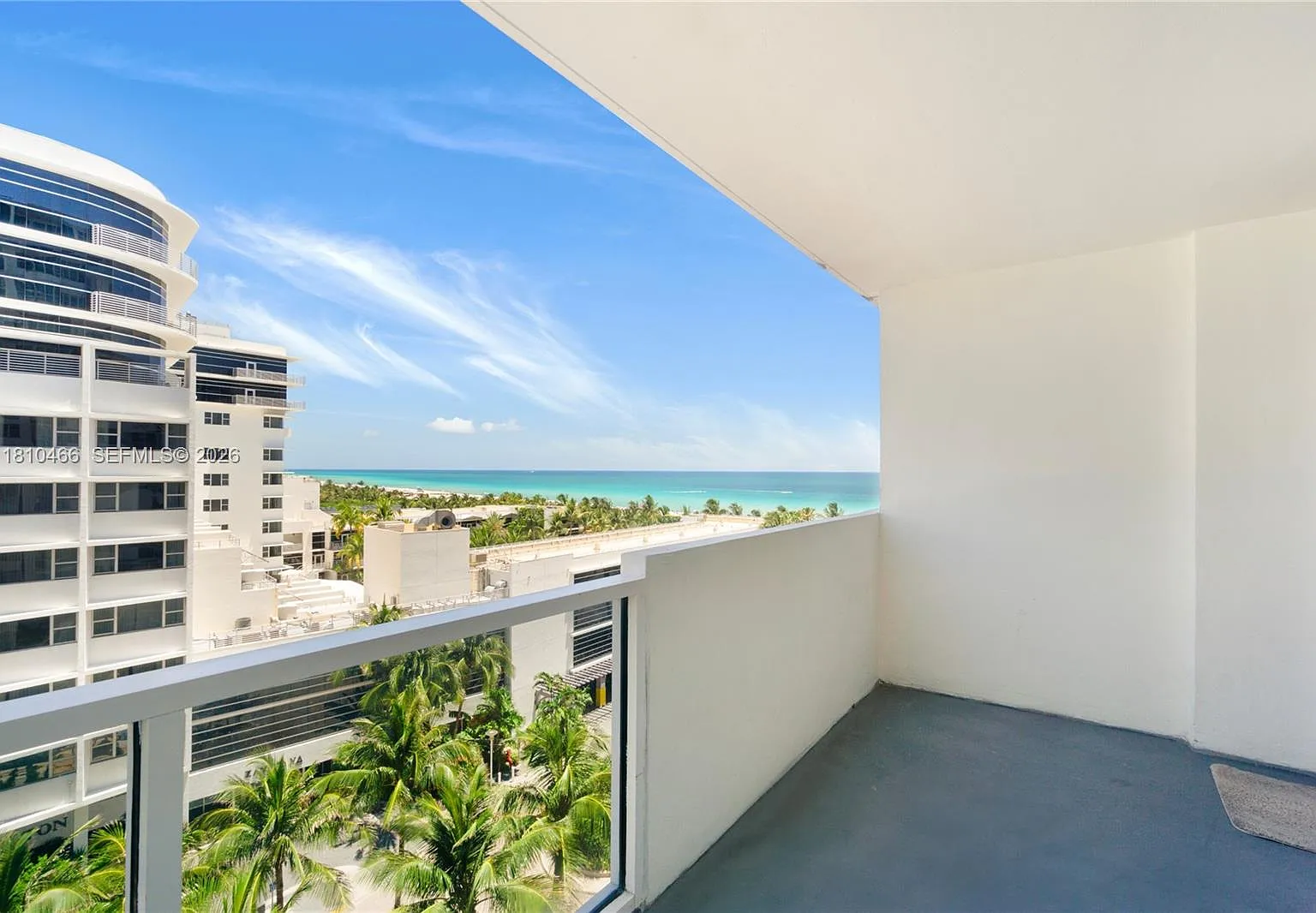 The Decoplage Condo — Photo 2