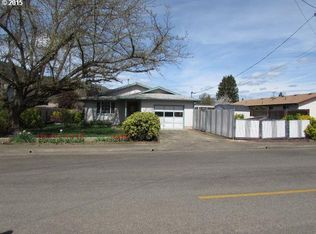 865 SE Vine Maple Dr, Myrtle Creek, OR 97457