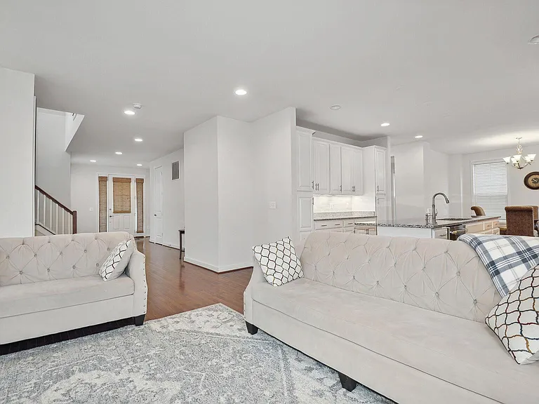 25495 Woodbine Farm Dr — Photo 17