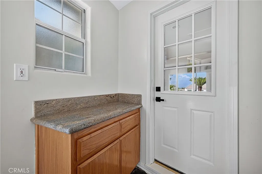 1 bed, 400 sqft, $1,650 — Photo 2