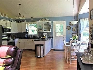 4th image of 103 Townson Ct