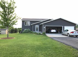 4550 Stonewood Way, Bismarck, ND 58503