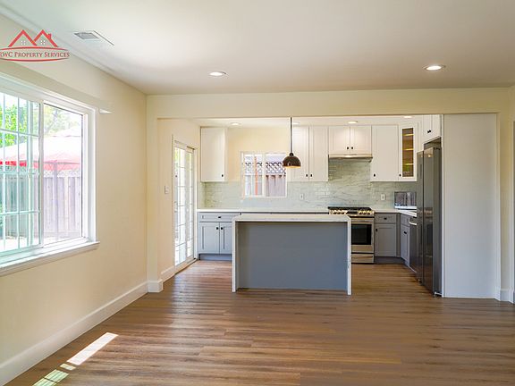5th image of 3071 Yucca Ave