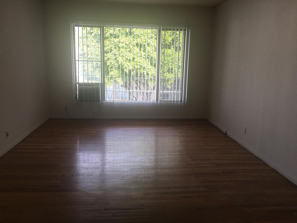 1st image of 8520 Sherwood Dr