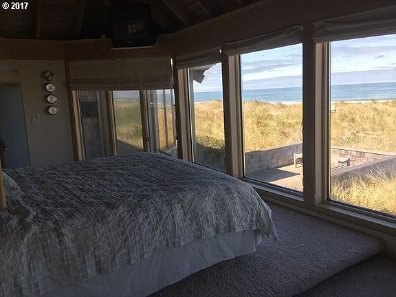 4th image of 375 Salishan Dr