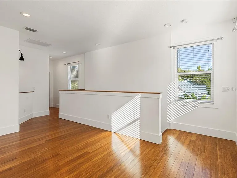 214 E Floribraska Ave — Photo 16