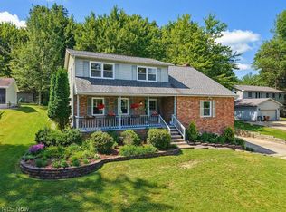 416 Apple Hill Dr, Northfield, OH 44067