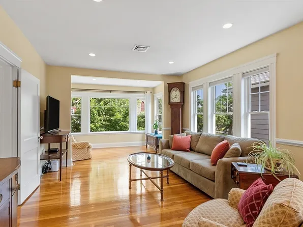 776 Centre St #2, Jamaica Plain, MA 02130