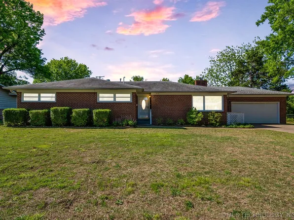 814 SE 10th St, Pryor, OK 74361