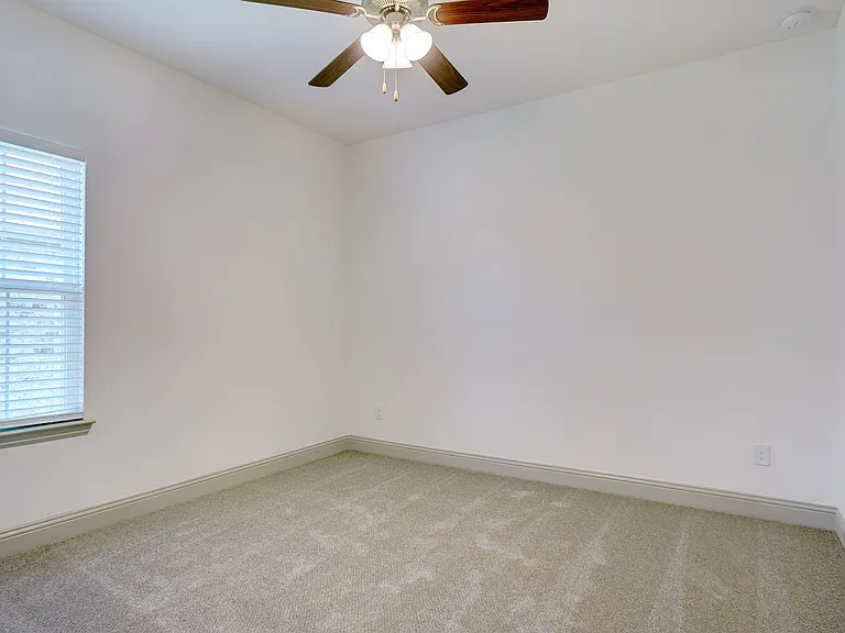 219 Community Dr — Photo 12