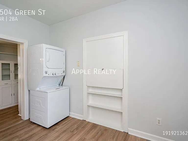 2504 Green St — Photo 14
