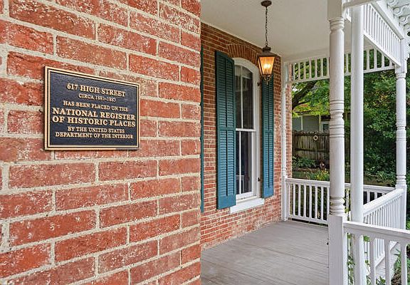 4th image of 617 E High St