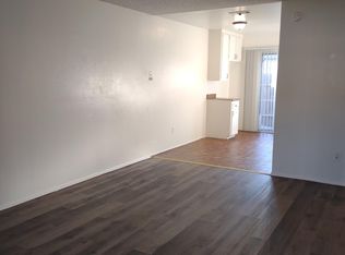 1230 Rosalia Ave APT B, Hemet, CA 92543