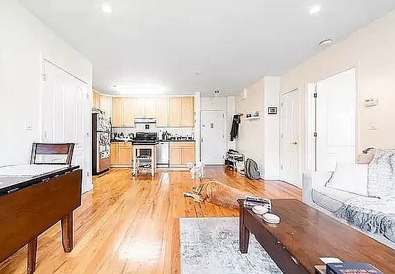 2nd image of 567 Warren St APT 303