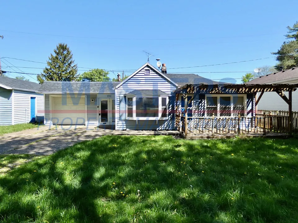 1732 Newport Ave