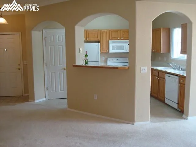2 bed, 1137 sqft, $1,650 — Photo 3