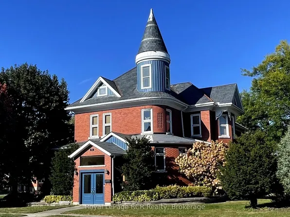 130 John St, North Perth, ON N0G 1B0