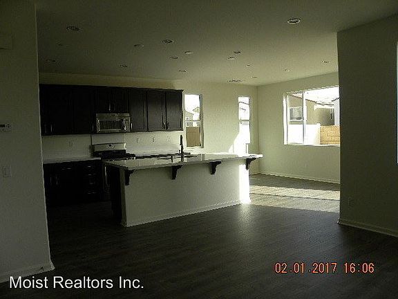 4th image of 33771 King Dr