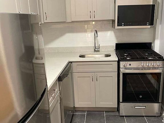 5th image of 40-05 Ithaca St #3